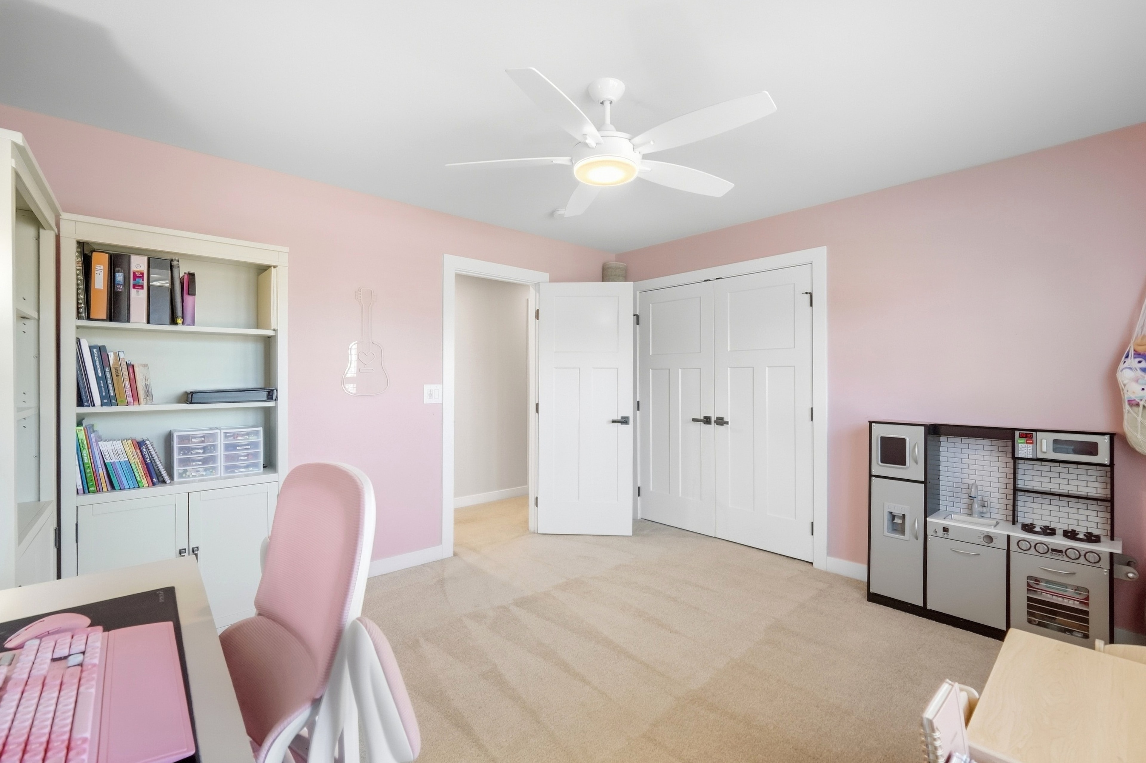 Bedroom 3 — closet & built-ins